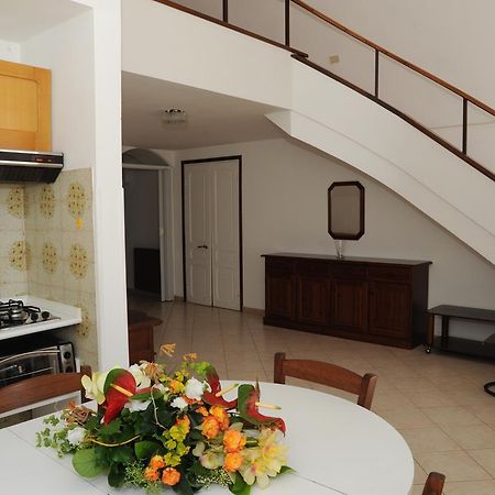 Holiday'S Beach Aparthotel Ventimiglia Buitenkant foto