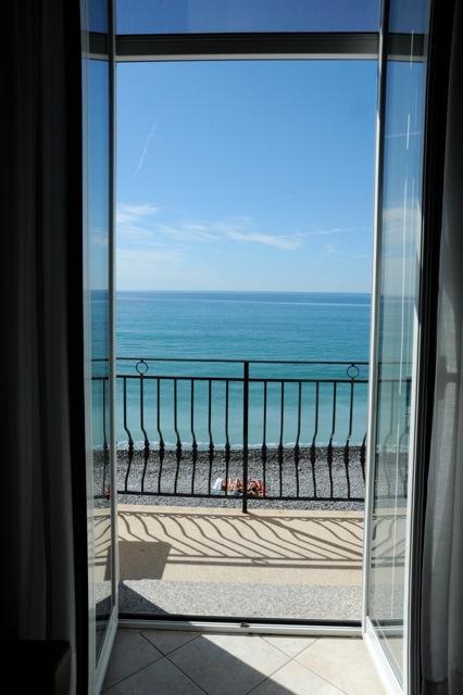 Holiday'S Beach Aparthotel Ventimiglia Buitenkant foto
