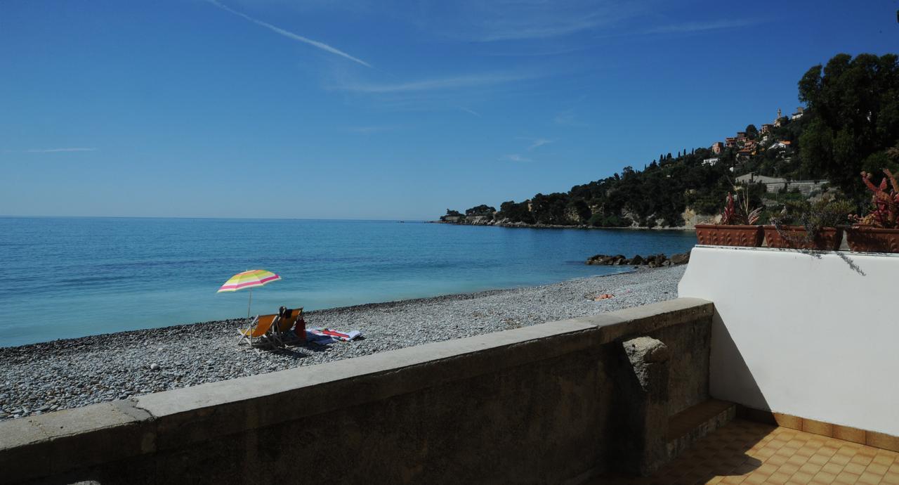 Holiday'S Beach Aparthotel Ventimiglia Buitenkant foto
