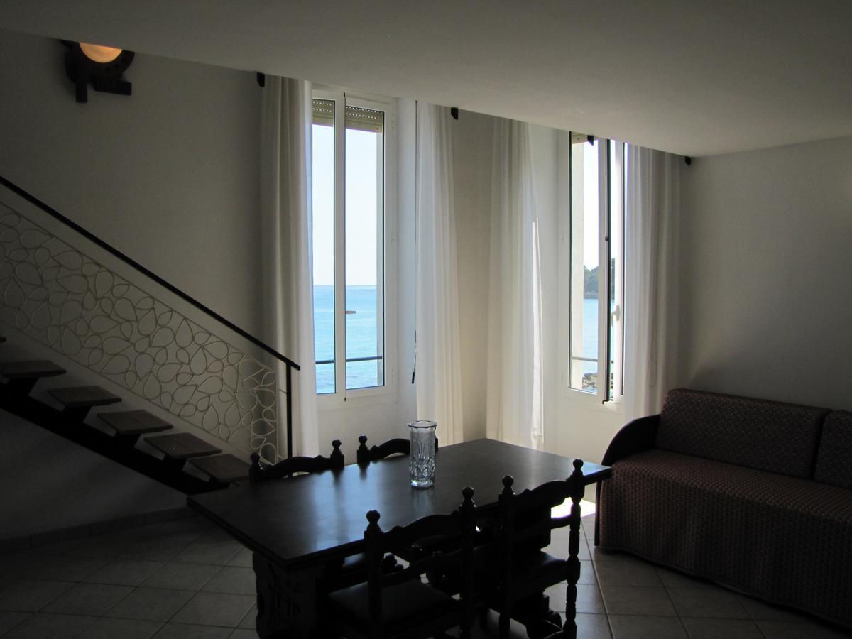 Holiday'S Beach Aparthotel Ventimiglia Buitenkant foto